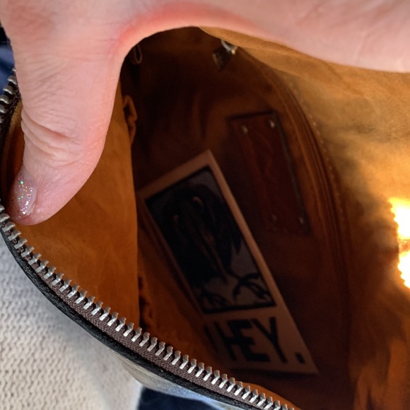 Patricia Nash wristlet - Picture 4 of 4